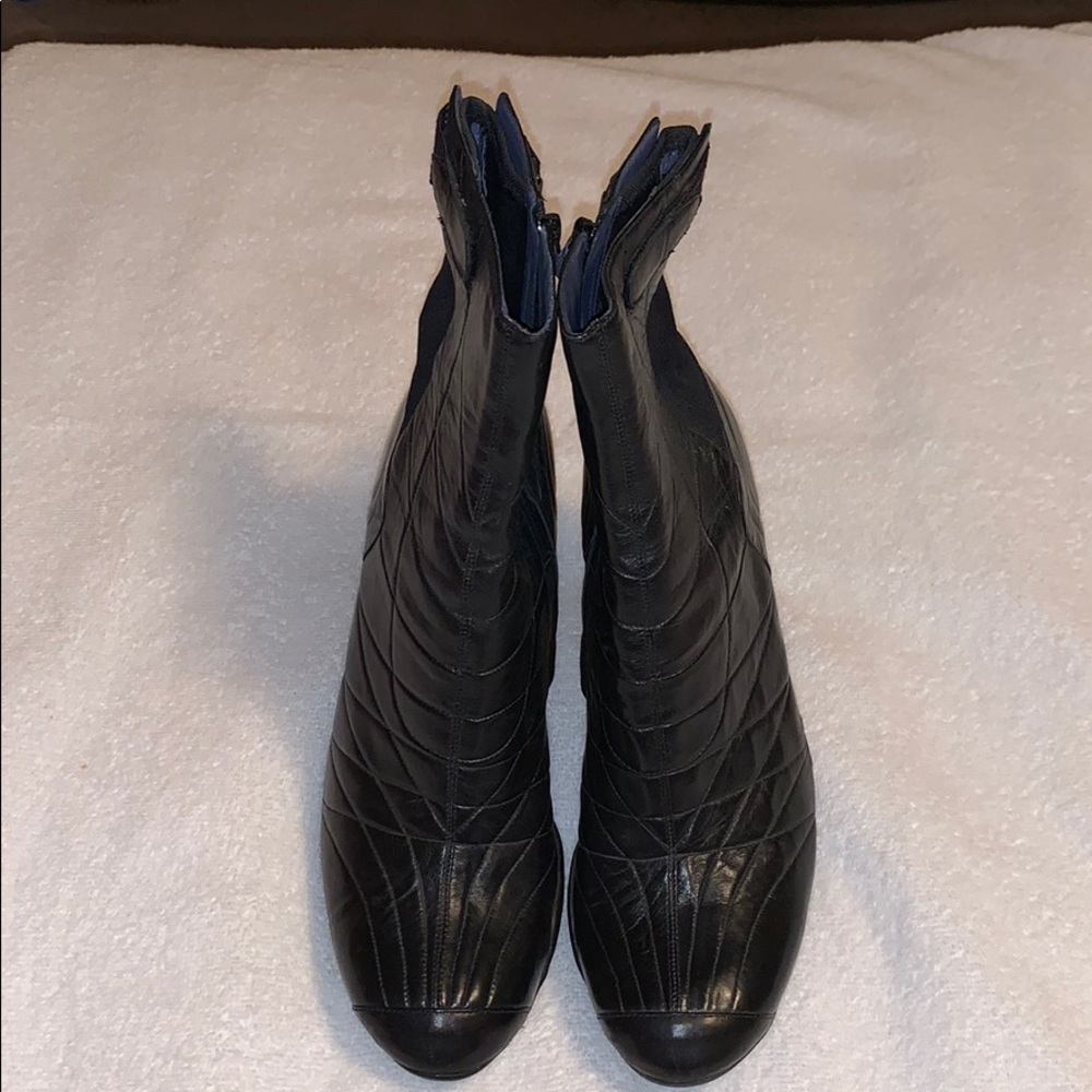 Black Leather gseries Booties with Nike Air soles